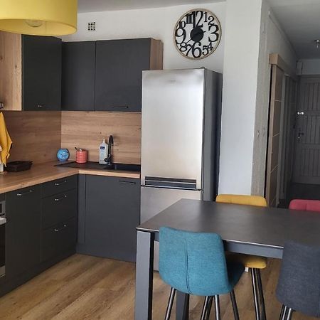 Adorable Petit Appartement Avec Magnifique Vue Sur Le Port De Canet Exteriör bild