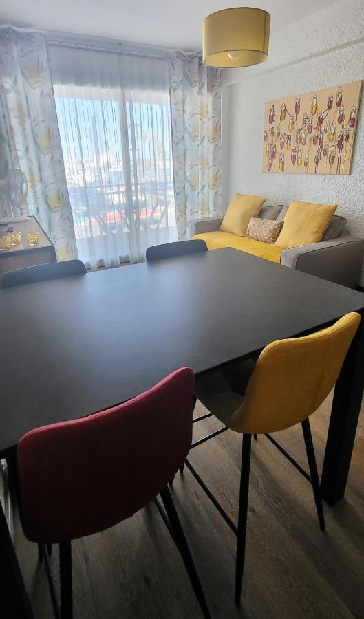 Adorable Petit Appartement Avec Magnifique Vue Sur Le Port De Canet Exteriör bild